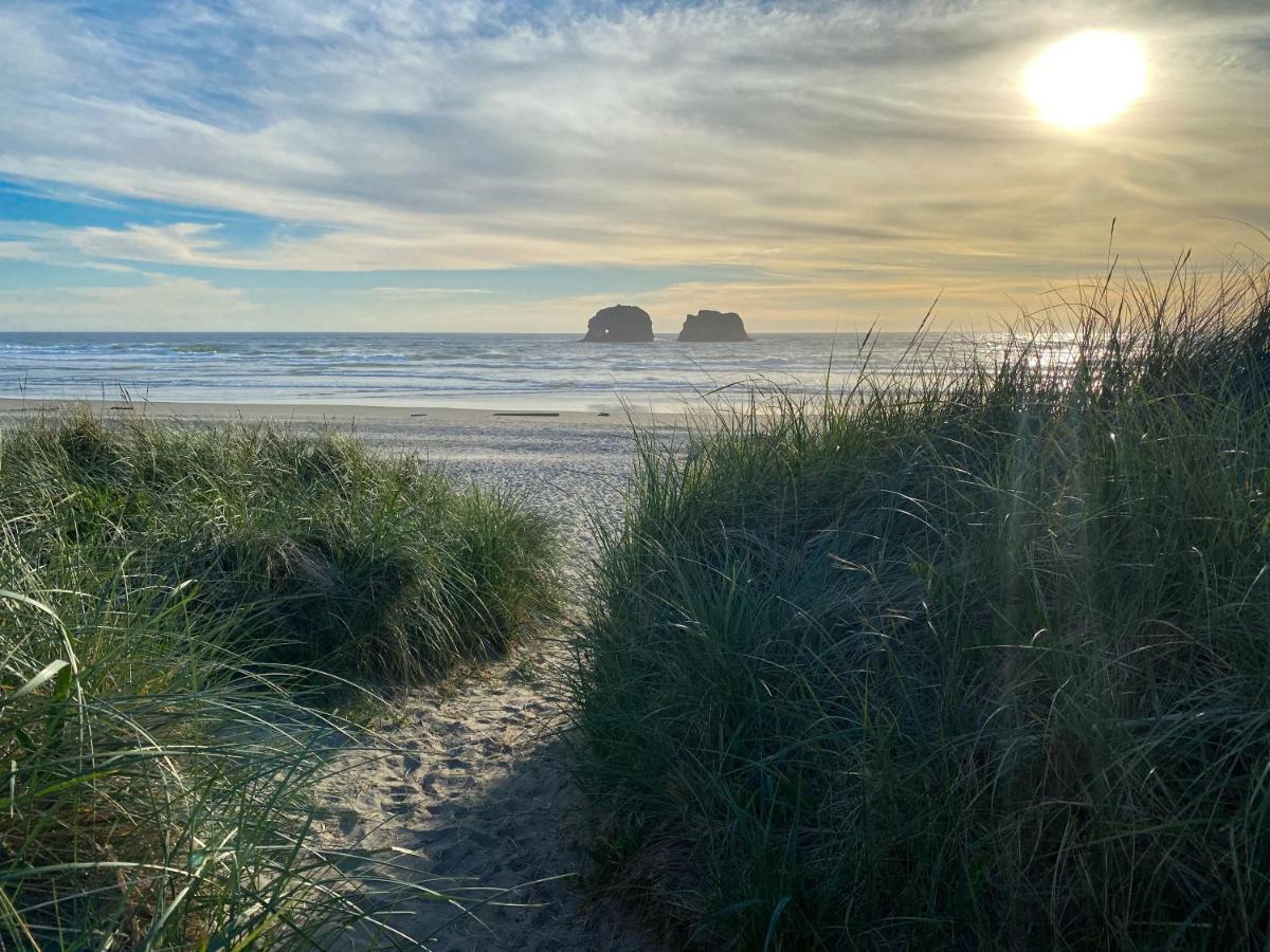 Rockaway Beach Vibes,Waterfront Oceanfront Rockaway Beach House Near Downtown,Wifi, Washer Dryer Kültér fotó